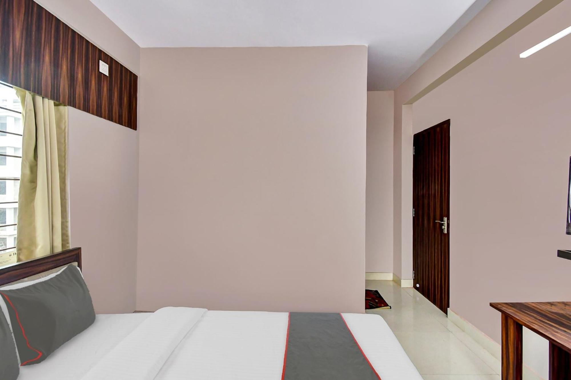 Collection O The White House Hotel 3*