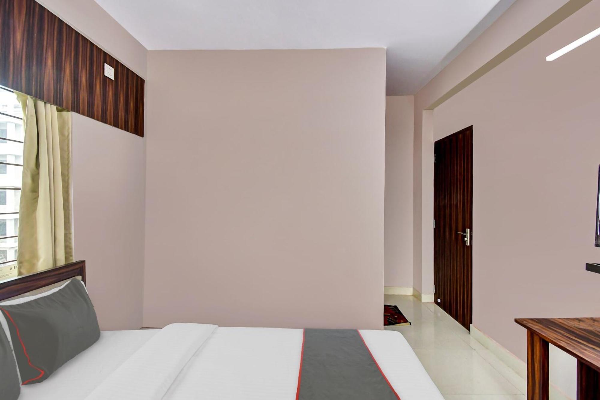 Collection O The White House Hotel 3*
